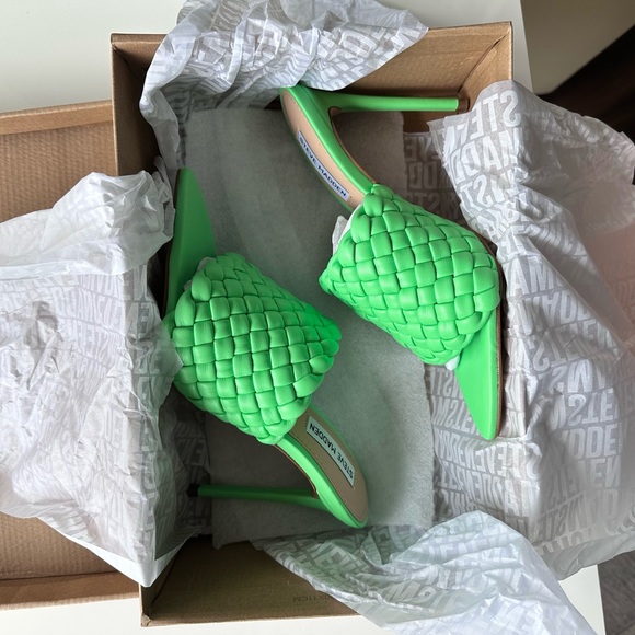 Steve Madden | Fateful Pointed Toe Sandal Light Green | Size 7 | NWT - Picture 6 of 7